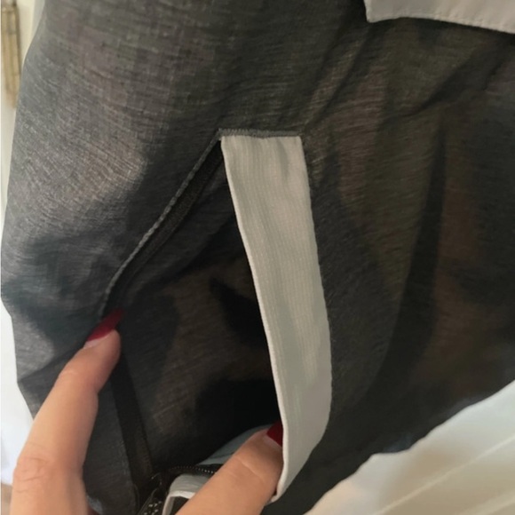 Rip Curl Hoodie Style Windbreaker - Picture 7 of 8